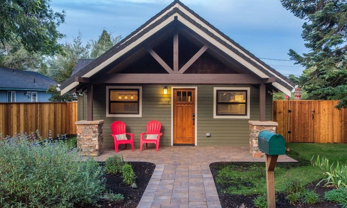 River West House | Bluebird Day - Deschutes Bungalow
