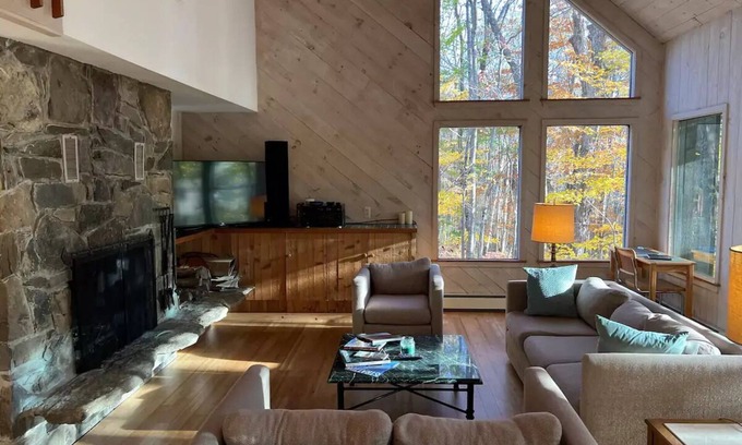 Forest Farms Cottage | Bluebird - Large cottage for all season getaway