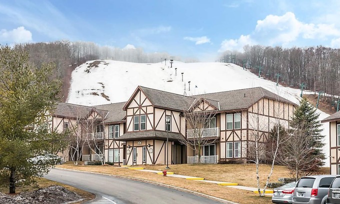 Boyne Falls Condo | Bluegreen Vacations Mountain Run at Boyne 2 Bedroom Resort
