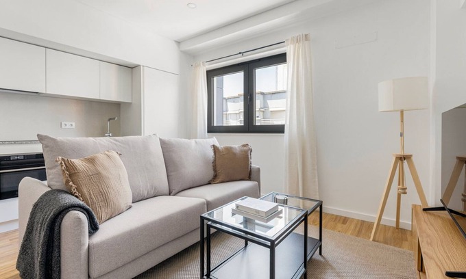 Casal da Ladeira Apartment | Blueground | Alvalade, washer, nr Campo Pequeno