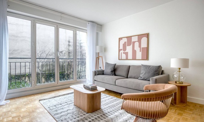 Batignolles Apartment | Blueground | Batignolles, close to restaurants
