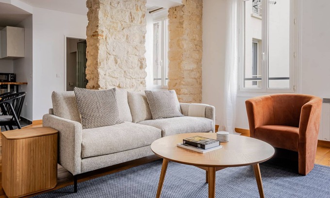 Quartier de la Porte-Saint-Denis Apartment | Blueground | Canal St Martin, washer, nr landmarks
