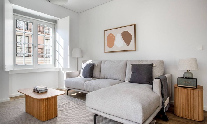 Chiado Apartment | Blueground | Chiado, fully equipped