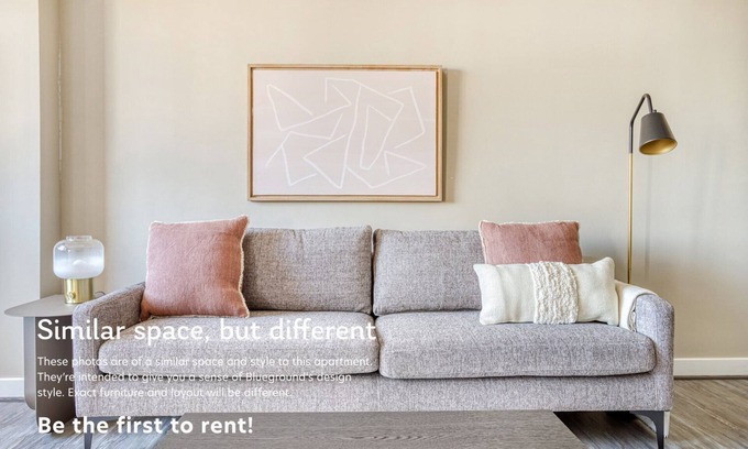 Court House Apartment | Blueground | Clarendon, pool, nr Arlington Park