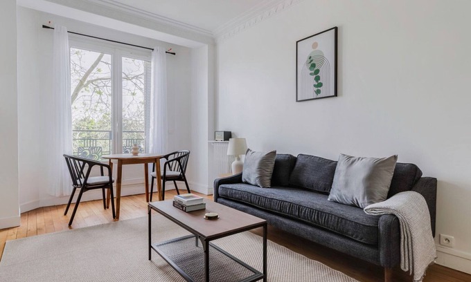 Quartier de Javel Apartment | Blueground | Commerce, near offices & shopping