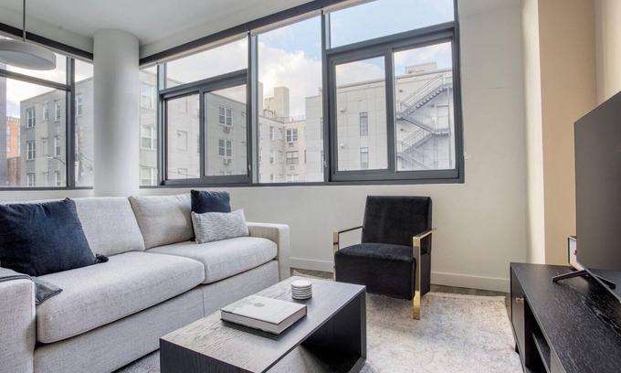 West End Apartment | Blueground | Dupont Circle, pool, nr Lincoln Memorial