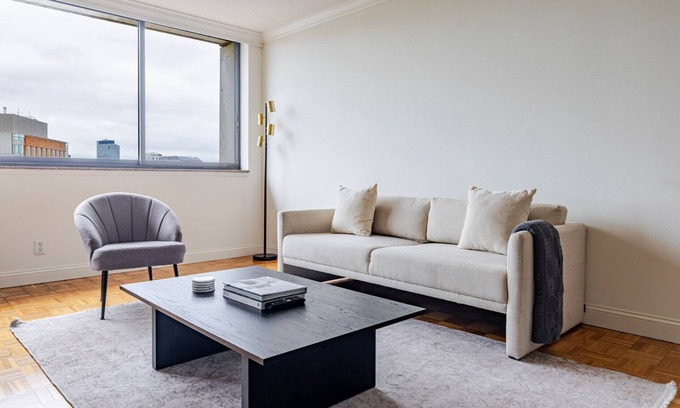 Fenway–Kenmore Apartment | Blueground | Fenway–Kenmore, fitness, nr Fenway Park