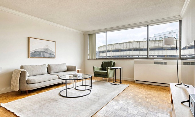 Fenway–Kenmore Apartment | Blueground | Fenway–Kenmore, fitness, nr Fenway Park