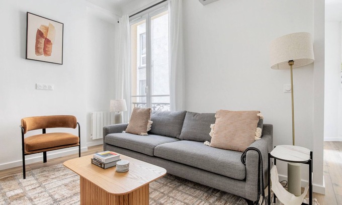 Porte-Dauphine Apartment | Blueground | Victor Hugo, a/c, nr eiffel tower