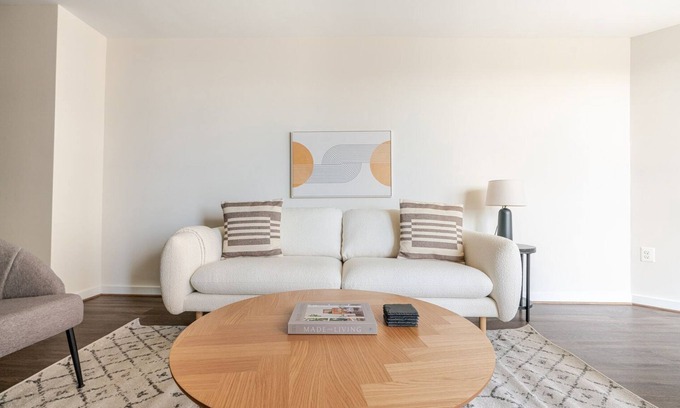 Ballston Apartment | Blueground | Virginia Sq, pool & w/d, nr parks