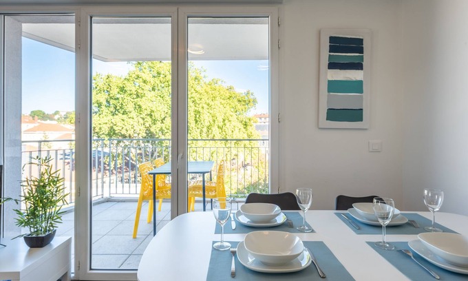 Vaise Apartment | Bluemary - Spacieux T3 + Garage + balcon