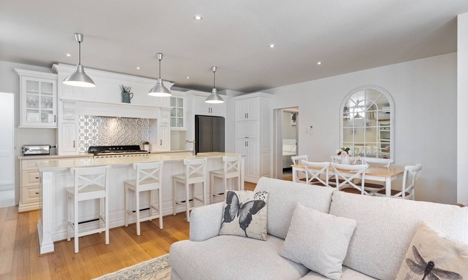 North Adelaide House | Bluestone Symmetrical Cottage with Outdoor Area