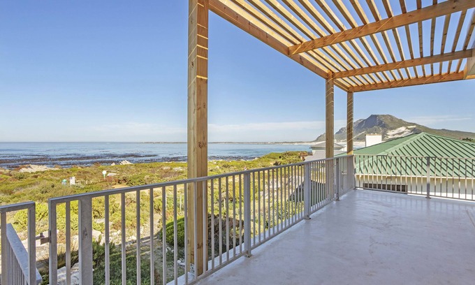 Betty's Bay House | Blueview on Silversand