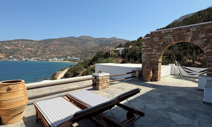 Sifnos House | BlueWhite Villa ideal for families and friends, Vathi Sifnos