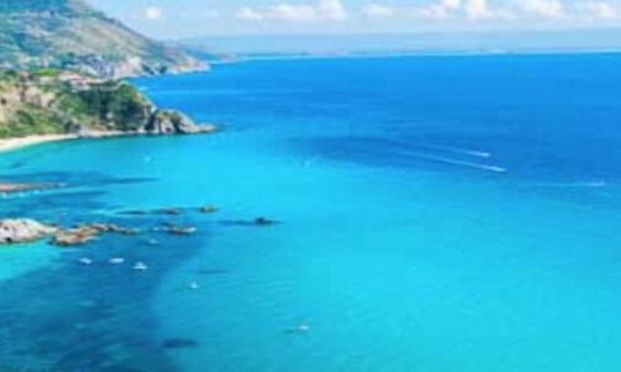 Drapia House | Bluiaia - Mezzanine. A small oasis of tranquility.