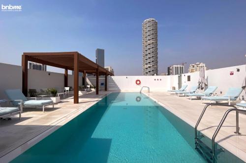 Jumeirah Village Apartment | bnbmehomes - Luma21