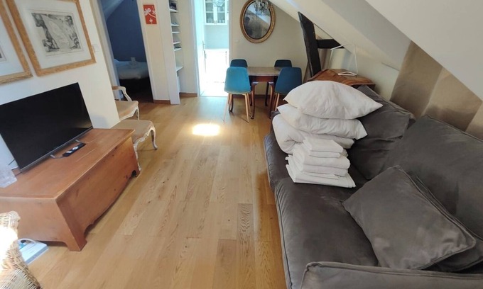 5th Arrondissement Apartment | BnBNook - Chic and Central 1BR – Walk to Notre-Dame