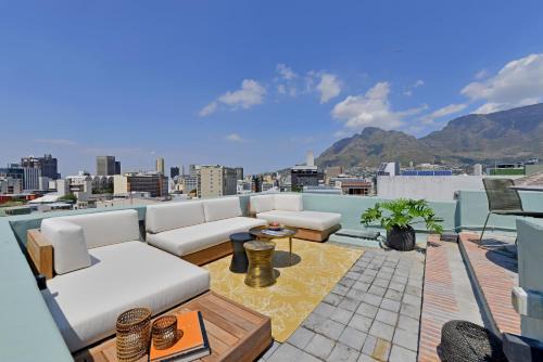 Bo'Kaap House | Bo-Kaap Elegance Historic Luxury & Mountain Views