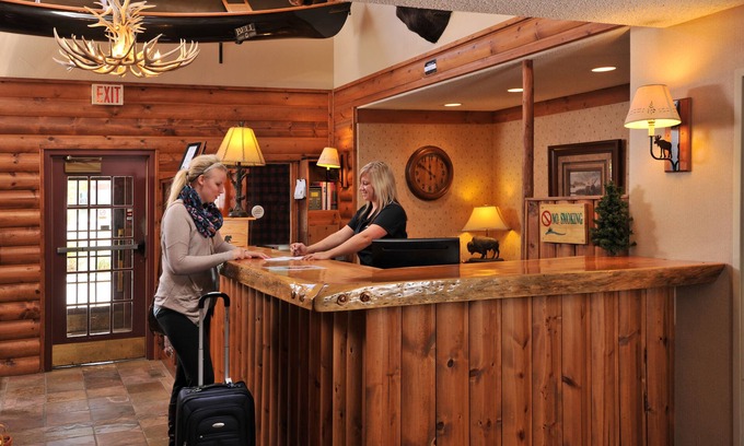 Waukon Hotel | Boarders Inn & Suites by Cobblestone Hotels – Waukon