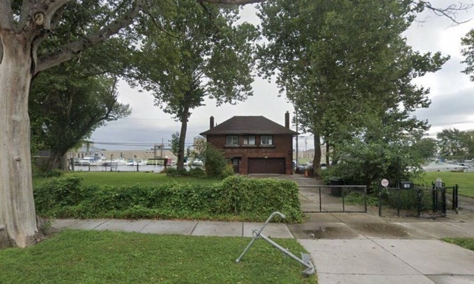 Detroit House | Boater-Fisherman’s Paradise w/150 FT of Seawall - minutes from Downtown Detroit