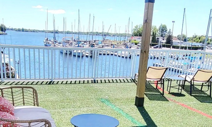 Belleville Boat Rental | BOATHOUSE LOFT - Loft with million dollar views!