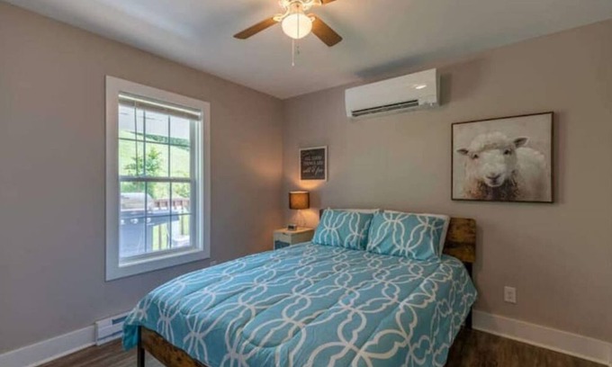 Elk Park House | Bobbie Jean's Cozy Mountain Farmhousen
