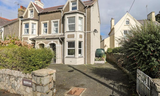 Edern House | Bodfan - Morfa Nefyn