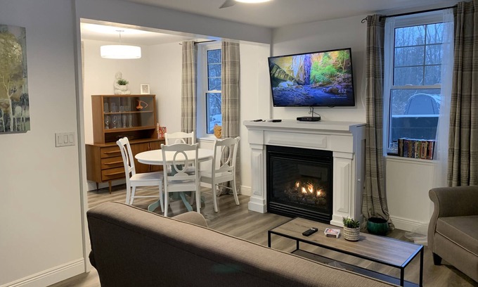 Tweed Apartment | Bogart House next to 4wheel trails