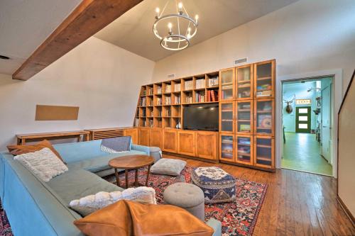 Stillwater House | Bohemian Home with Screened Porch, 3 Mi to Lake!