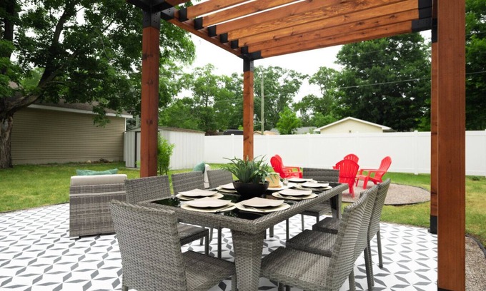 Traverse City Apartment | Bohemian Retreat 4BR Home Downtown Beach Wineries