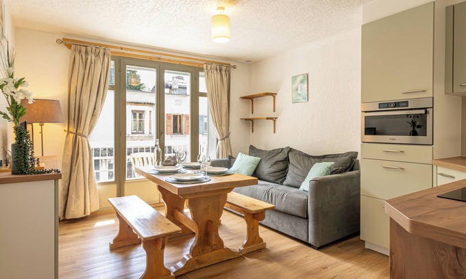 Chamonix City Centre Apartment | Bois des Fées - newly renovated central Chamonix apartment