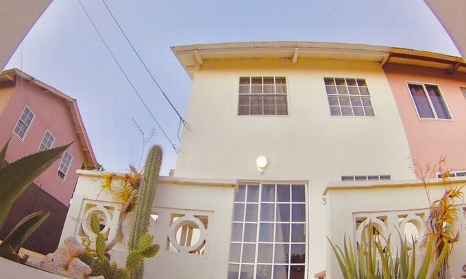 Steenrijk House | Bon Bini to Blue Paradise Curaçao!