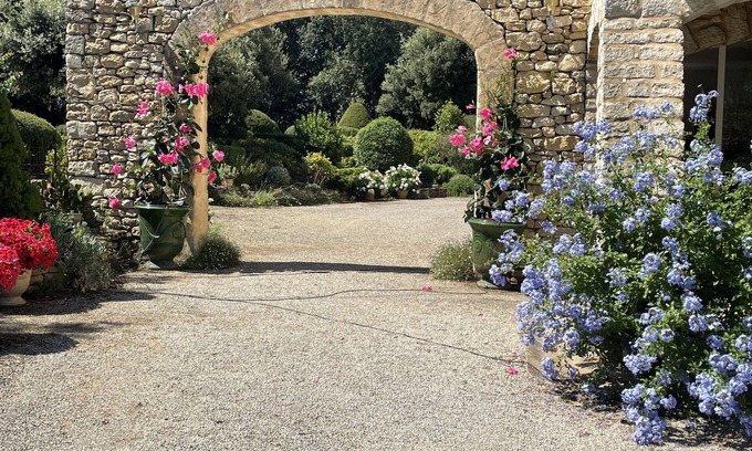 Bonnieux House | Bonnieux, Heart of the Luberon, House With Swimming-pool in the Center of a Landscaped Gardens