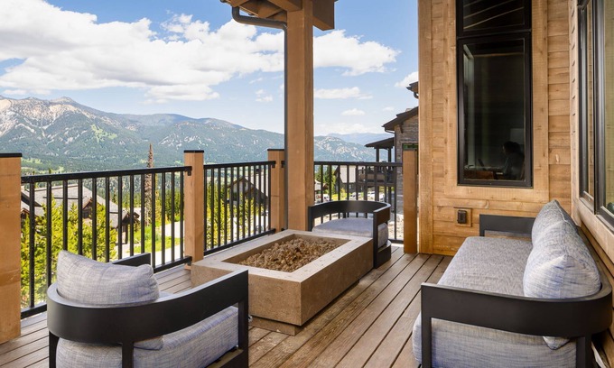 Spanish Peaks House | Book a Festive Getaway Today! Luxury Townhome in Spanish Peaks with Hot Tub!