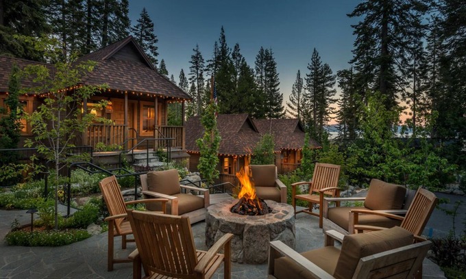 Homewood Cottage | Book For Fall! Romantic Cottage near Beach and Homewood Mountain Resort