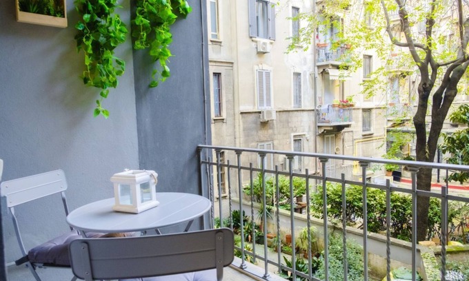 Central Station Apartment | BOOK NOW! Corso Buenos Aires & Loreto M1 Apartment
