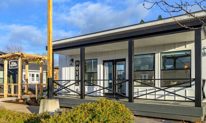 McMinnville Cottage | Book the Ohana Bungalow at The Boutique Retreat in downtown McMinnville.