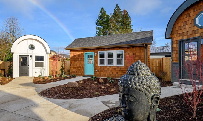 McMinnville Cottage | Book the Surf Shack at The Boutique Retreat in historic downtown McMinnville.