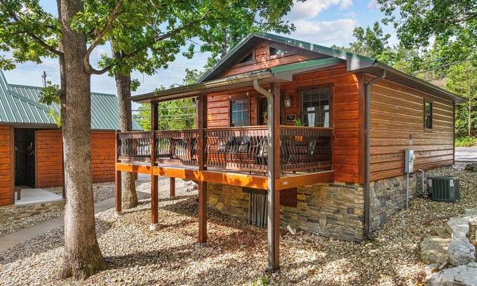 Indian Point Cabin | Book today! Private lake cabin with lake access!