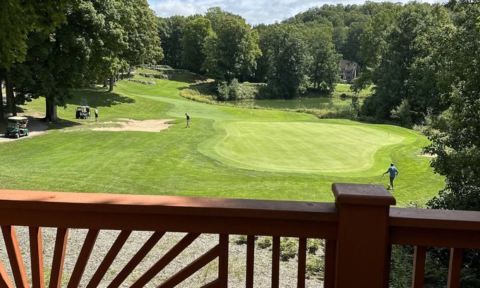 Mancelona House | Book your fall golf getaway today, with reduced prices!