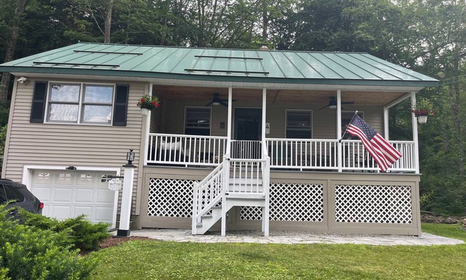 Sutton House | Book your ski vacations for the upcoming season.