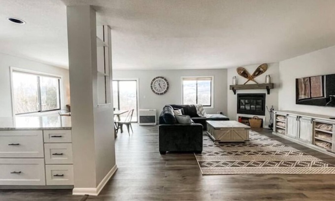 Jackson Ski Chalet | BOOKED for the upcoming season! We’ll open up dates for summer 2026 -check back!