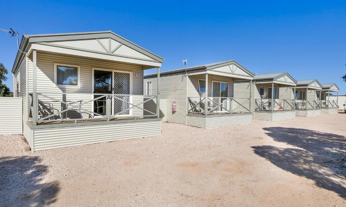 Border Village Hotel | Border Village Roadhouse
