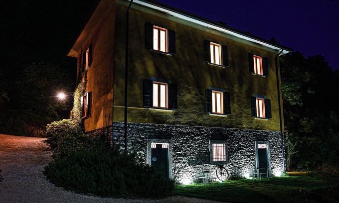 Gardola House | BORGO PARADISO- Spacious 4-bedroom farmhouse on 2 floors, sleep 12. Pet friendly