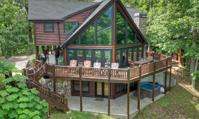 Foxfire Estates Cabin | Born In The Rockies | MTN Views | Hot Tub | Fire Pit