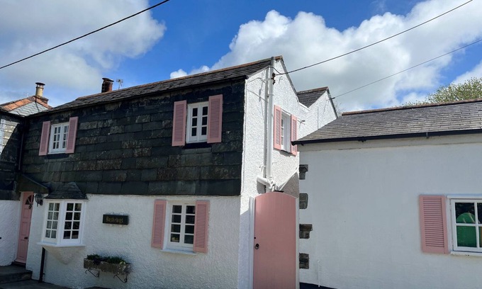 Tredrizzick House | BOSKEWYS, family friendly, character holiday cottage in Rock