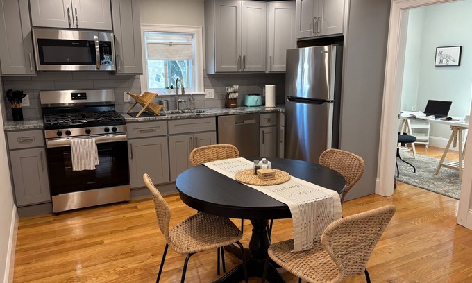 Mattapan Apartment | Boston Urban Nests U3: Long Term 1 Month + Only