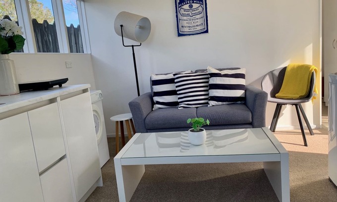 Chinatown Cottage | Botany Downs Garden Unit