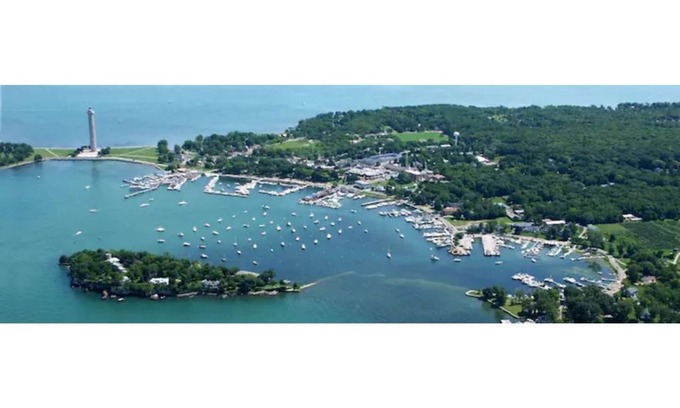 Put-in-Bay House | Bottom Floor apartment in heart of downtown Put in Bay resort area!