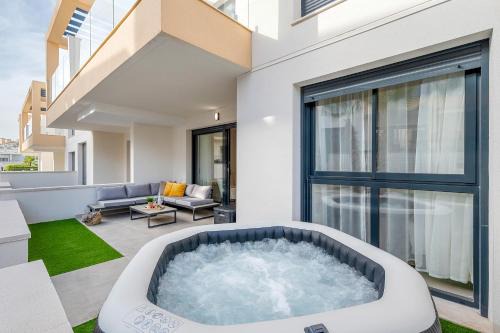 Orihuela Costa Apartment | Bouda Residence Luxury stay with Private Jacuzzi
